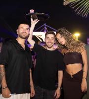 Μια βραδιά γεμάτη λάμψη στο Closing Party του ΝΟΑ rooftop!