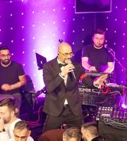 Ο Βαλάντης ξεσήκωσε το Fidele club με τη live εμφάνισή του, στην Αλεξανδρούπολη