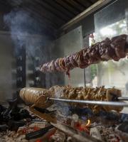 Παραδοσιακό μεζεδοπωλείο