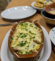 Παραδοσιακό μεζεδοπωλείο