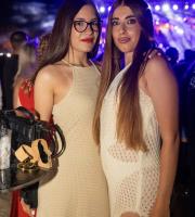 Ο μοναδικός Θοδωρής Φέρρης ξεσήκωσε τη παραλία του "Νãma Beach Life Experience"