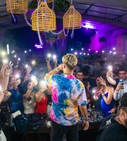 "Παίχτηκε πάρτυ στο Reina" με τον FY να ξεσηκώνει τον κόσμο!