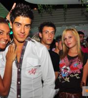 Τα σπάσαμε στο Reina με τον τρελαμένο Dj AK στα decks.