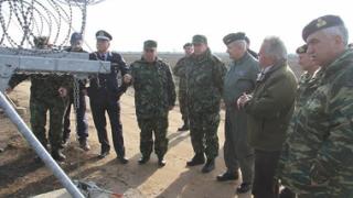Τον 'φράχτη' του Έβρου επισκέφτηκαν Βούλγαροι αξιωματούχοι. 