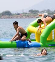 Κλέβει τις καρδιές μικρών και μεγάλων το AQUATRAXx.