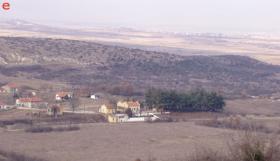 Peplos köyünün tren ıstasyonunda.