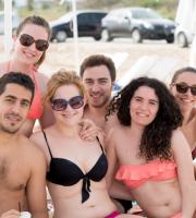 'Μύρισε' καλοκαίρι στο Reina beach bar.