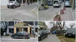Που είναι πάρκινγκ τα πεζοδρόμια; Στην Πλατεία Κύπρου Αλεξανδρούπολης 