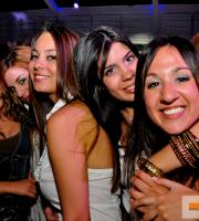 Έκανε opening το Reina Summer Club.