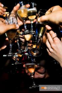 Τέρμα τα γλέντια και οι γιορτές. Τα κεφάλια μέσα!