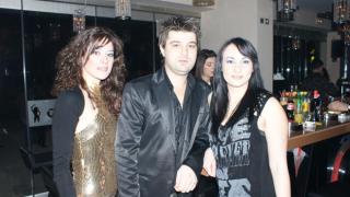 Οι νύχτες της πόλης αποκτούν άλλη διάσταση στο Mojo boutique bar.