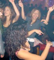 Διαρκής χορός και ξεφάντωμα στο Pico plus live!