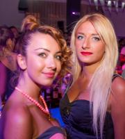 Ξέφρενη ελληνική βραδιά με την ομάδα του «Γούι λάικ γκρίκ» στο Reina.