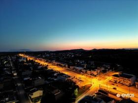 Μια ήρεμη περιοχή, έτοιμη να υποδεχτεί τη νύχτα