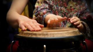 «Απολαμβάνοντας τη μουσική» στο Μουσείο Μετάξης