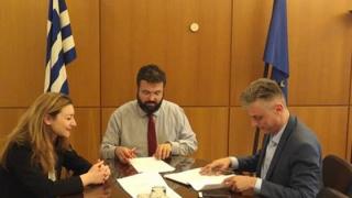 Υπεγράφη σήμερα στο Υπουργείο Αθλητισμού προγραμματική σύμβαση για την τοποθέτηση αντλιών θερμότητας στο κολυμβητήριο της Ορεστιάδας