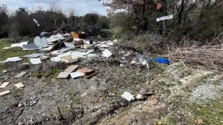 Σκουπιδότοπος έγινε... η περιοχή πριν από το σφαγείο στις Φέρες
