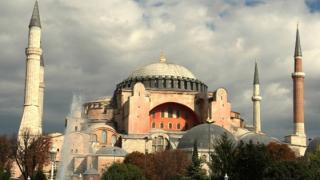 Προκλητική επίθεση των Τούρκων στην Ελλάδα για την ανάγνωση του Κορανίου στην Αγιά Σοφιά