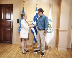 Ο Δήμαρχος Ορεστιάδας συναντήθηκε με τη δασκάλα που «ανέστησε» τη Φουρνά Ευρυτανίας