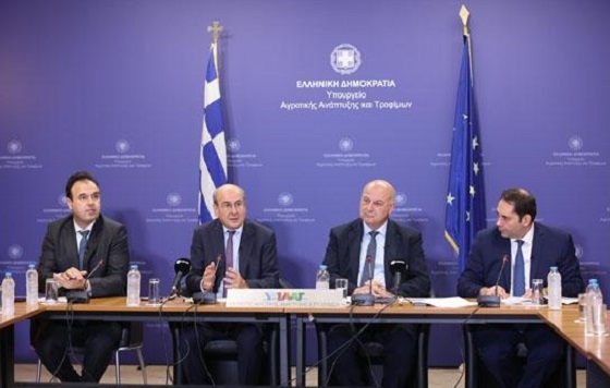 Νέα δέσμη μέτρων εξήγγειλε η κυβέρνηση για τους αγρότες, προκειμένου να σταματήσουν τα μπλόκα.