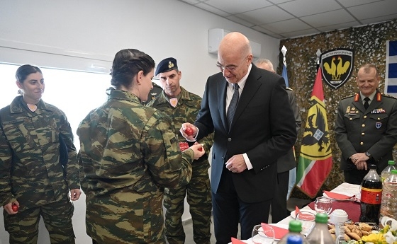 Ο Υπουργός Άμυνας έκανε Ανάσταση στην Αλεξανδρούπολη και επισκέφθηκε στρατιωτικές μονάδες της περιοχής.