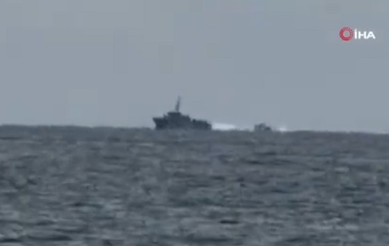 Στο βίντεο φαίνεται η παρενόχληση της τουρκικής ακταιωρού, εις βάρος του σκάφους του Λιμενικού Σώματος.