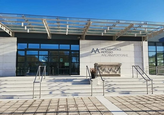 Η υπόθεση ξεκίνησε όταν ακυρώθηκε επίσκεψη ΝΑΤΟϊκών αξιωματούχων στο Μουσείο, υπό τον φόβο επεισοδίων.