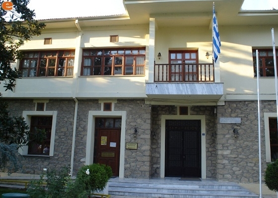 Οι δημοτικοί υπάλληλοι του Δήμου Ορεστιάδας, διαμαρτύρονται για αποφάσεις του Δημάρχου.