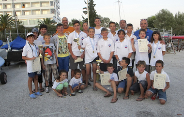 Mε τον εντυπωσιακό αριθμό των 19 αθλητών συμμετείχε η αγωνιστική ομάδα ιστιοπλοΐας τριγώνου του Ναυταθλητικού Ομίλου Αλεξανδρούπολης.