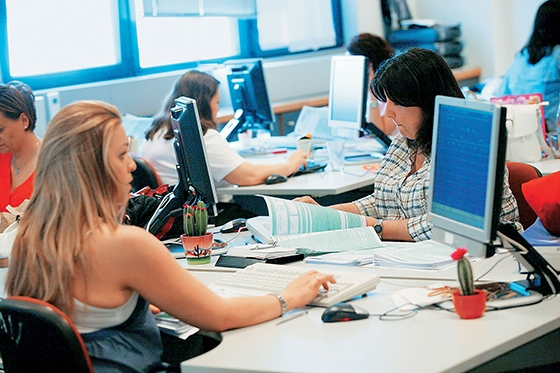 Θα καταβάλλουν φορολογική δήλωση και οι 18αρηδες