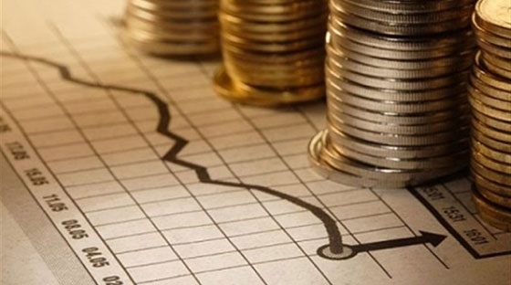 Πρωτογενές πλεόνασμα με ύφεση και αύξηση της ανεργίας.