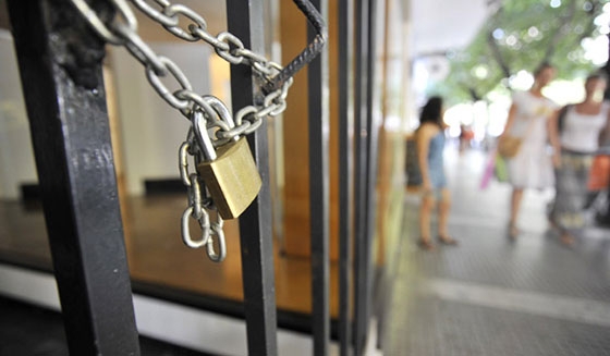 Τίτλοι τέλους για τις μισές επιχειρήσεις του Έβρου