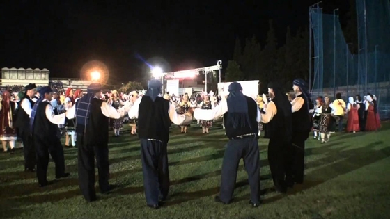 Κάνε ησυχία τουρίστα, θέλουμε να κοιμηθούμε! Άντε μη πάρω τηλέφωνο το 100