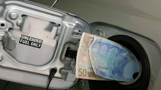 Με καύσιμα από τις γειτονικές χώρες κυκλοφορούν οι Εβρίτες