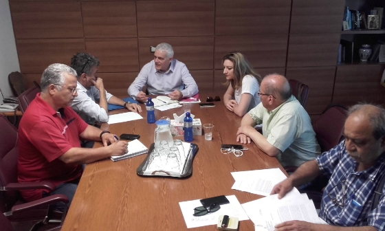 Για τον Έβρο προβλέπεται πρόσληψη δύο κτηνιάτρων μέσω ΑΣΕΠ που θα δρουν αποκλειστικά στο πεδίο και η προμήθεια δύο οχημάτων και απαραίτητου εξοπλισμού.