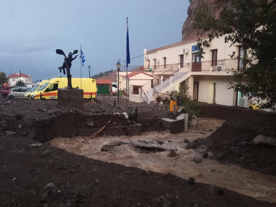 EKTAKTO: Έντονη κακοκαιρία "χτυπά" το νησί της Σαμοθράκης