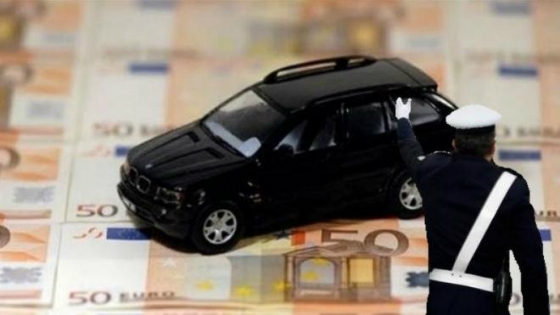 "Περικοπές" και... στην ασφάλιση του αυτοκινήτου τους κάνουν οι Εβρίτες