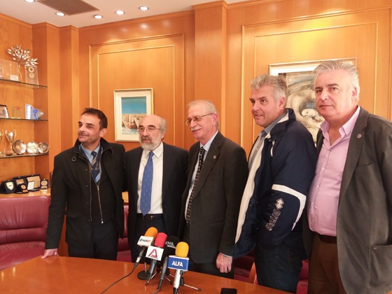 Ο Αερολιμενάρχης Στ.Ζαντανίδης, ο Δήμαρχος Β.Λαμπάκη, ο Πρ. ΟΣΥΠΑ Β.Αλεβιζόπουλος