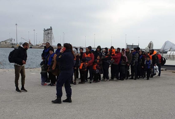 Φωτογραφία από την στιγμή άφιξης τους στο λιμάνι της Αλεξανδρούπολης