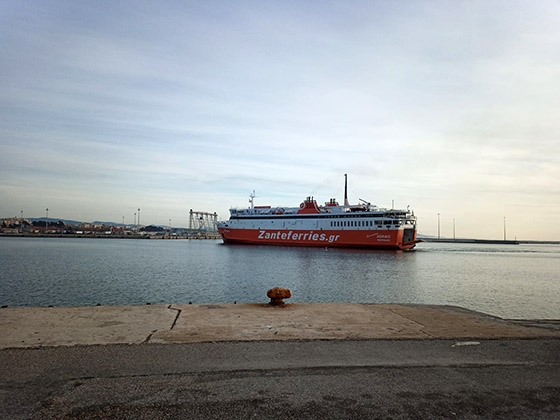 Οι 26 επιβάτες που επέβαιναν στο πλοίο καθώς και τα 8 ΙΧΕ, 1 Φ/Γ και 1 Δ/Κ αποβιβάστηκαν και εκφορτώθηκαν με ασφάλεια στο λιμάνι της Αλεξανδρούπολης.