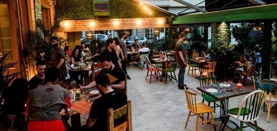 Κορονοϊός: Oι επιχειρήσεις εστίασης υποχρεούνται να ελέγχουν τα πιστοποιητικά