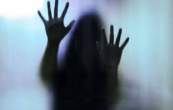 Συνελήφθη και η κακοποιηθείσα γυναίκα στην Αλεξανδρούπολη, για παράνομη οπλοκατοχή.