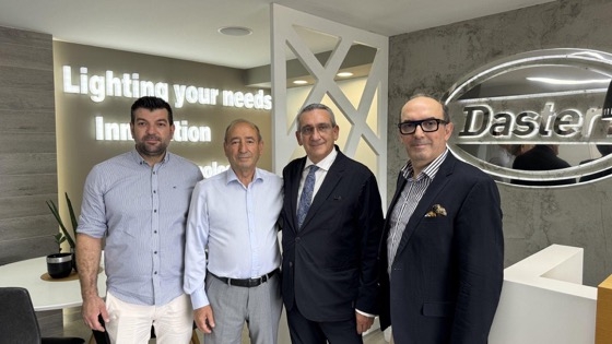Ο κ. Χατζημάρκος ενημερώθηκε από την διοίκηση της DASTERI σχετικά με την πορεία της εταιρείας και την εξέλιξη των προϊόντων φωτισμού τα οποία παράγει.
