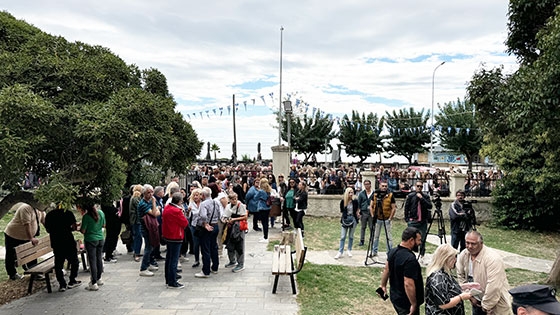 Πλήθος κόσμου στο Δικαστήριο της Αλεξανδρούπολης, για την υπόθεση σεξουαλικής κακοποίησης 5χρονου.