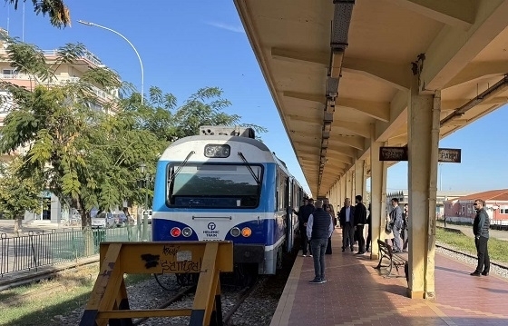 Διακόπτονται τα πρωινά δρομολόγια των τρένων για τρεις μέρες.
