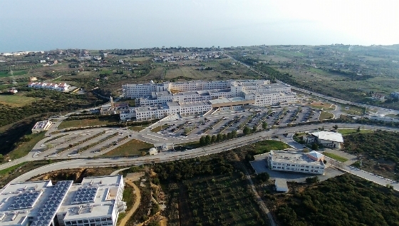 Κλίνες ΜΕΘ παραμένουν κλειστές λόγω έλλειψης εξοπλισμού και όχι προσωπικού.