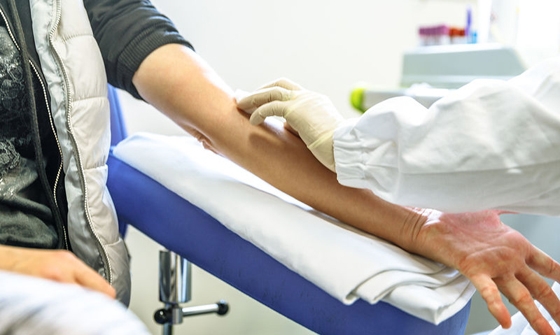 Ειδοποίηση να εξεταστούν για ηπατίτιδα όσοι έχουν γεννηθεί μεταξύ 1945-1980