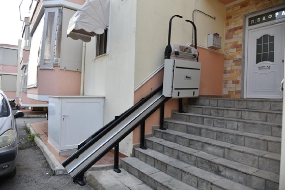 Αλεξανδρούπολη: Το ΓΕΣ τοποθέτησε ράμπα για ΑμεΑ σε σπίτι στρατιωτικού