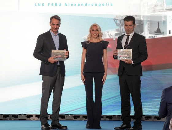 Ο Πρωθυπουργός της Ελλάδας, Κυριάκος Μητσοτάκης, η ιδρύτρια μέτοχος και Πρόεδρος του Διοικητικού Συμβουλίου της Gastrade κα Ελμίνα Κοπελούζου και ο Πρωθυπουργός της Βουλγαρίας, Kiril Petkov