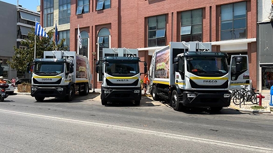 Πρόκειται για τα τρία από τα 8 οχήματα τα οποία θα παραλάβει ο Δήμος έως τον Οκτώβριο.